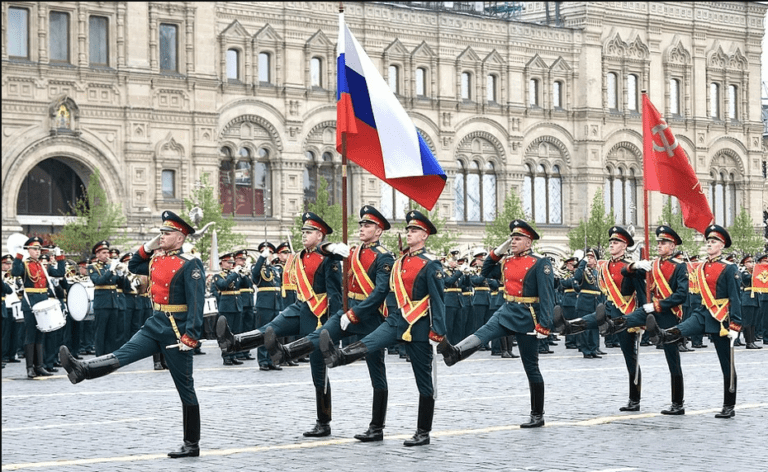 В России отменят все торжественные мероприятия