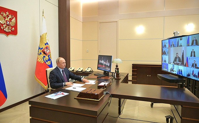 Путин провел 6 мая совещание по ограничительным мерам. Принято такое решение