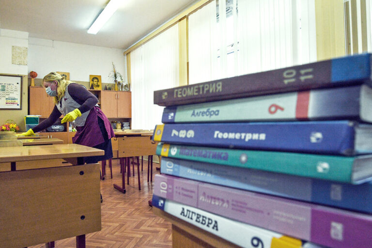 Досрочное окончание учебного года в школах России. Как проведут экзамены (ОГЭ, ЕГЭ) в 2020